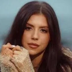 Pull Me Close - Because He Lives Chords by Lizzie Morgan