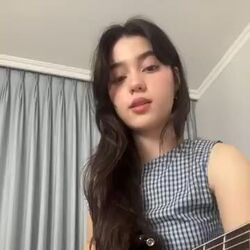 Are We Still Friends Solo Tab by Lizzie Skevington