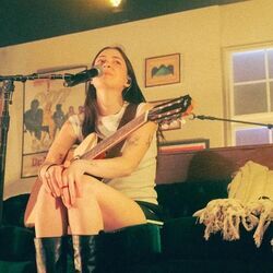 Broken Glass Chords by Lizzy McAlpine