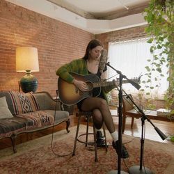 Ceilings Acoustic Live Chords by Lizzy McAlpine