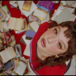 Good Books Chords by Lola Young