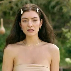Fallen Fruit Chords by Lorde