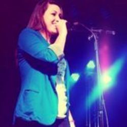 Emocionadahhh Chords by Luana Berti