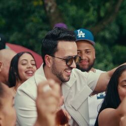 La Paz Ft Adriel Favela Chords by Luis Fonsi