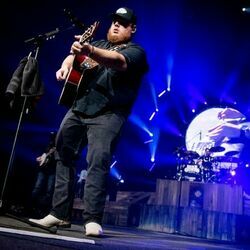 Middle Of Somewhere Chords by Luke Combs