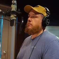 Miss You Here Chords by Luke Combs