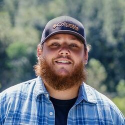 Luke Combs chords for Refrigerator door