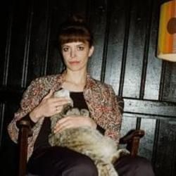 Clara Luzia chords for My body is a diary