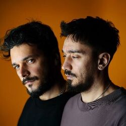 Lys Dame chords for Who is laughing now