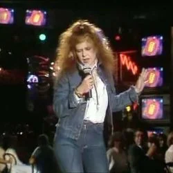 There's A Guy Works Down The Chip Shop Swears He's Elvis Bass Tab by Kirsty Maccoll