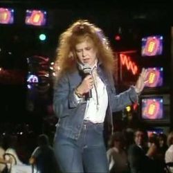 There's A Guy Works Down The Chip Shop Swears He's Elvis Bass Tab by Kirsty Maccoll