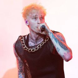 Papercuts Bass tabs by MGK (Machine Gun Kelly)