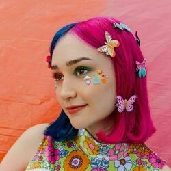 Step On Flowers Chords by Madeline The Person