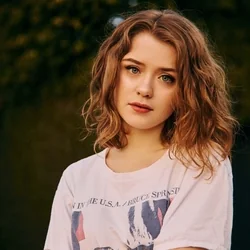 Villain Chords by Maisie Peters