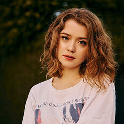 Maisie Peters chords for Architecture
