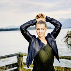 Swimmingpool Chords by Marie Bothmer