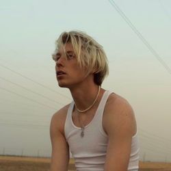 Max Leone chords for Repeat caller