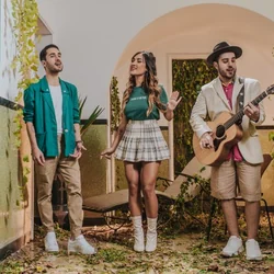 Pequena Chords by Melim
