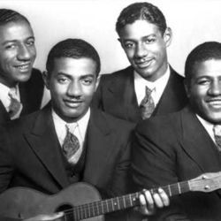 Paper Doll Ukulele Chords by The Mills Brothers