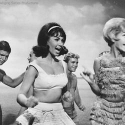 Bikini Beach - Loves A Secret Weapon Chords by Soundtracks