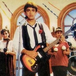 Mr India - Papa Kehte Hain Bada Naam Karega Chords by Soundtracks