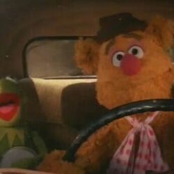The Muppet Movie - Movin Right Along Bass Tab by Soundtracks