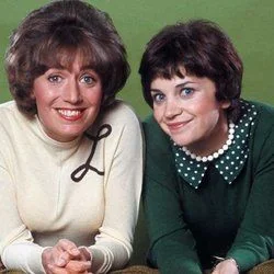 Laverne And Shirley - Call The Police Chords by TV Soundtracks 📺