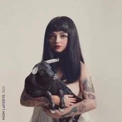 Amigos Simplemente Chords by Mon Laferte
