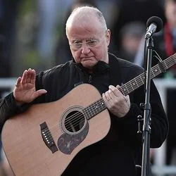 Two Island Swans Chords by Christy Moore