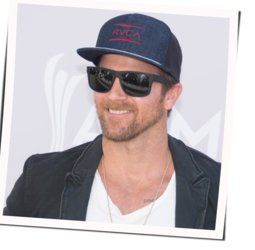 Girl Of The Summer Chords by Kip Moore