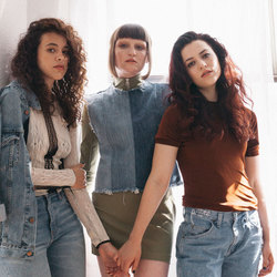 Silk Chiffon  Chords by MUNA