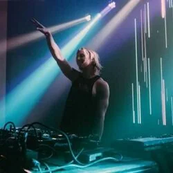 Shade Of You Chords by N3wport