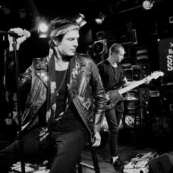 Hula Girl Chords by The Neighbourhood