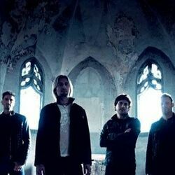 Standing In The Dark Chords by Nickelback