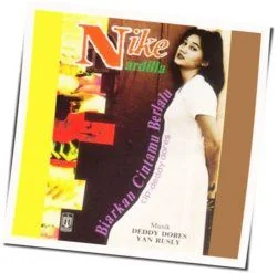 Biarkan Cintamu Berlalu Chords by Nike Ardilla