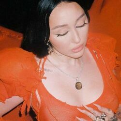Noah Stand Still Chords by Noah Cyrus