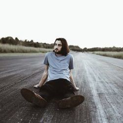 Close Behind Chords by Noah Kahan