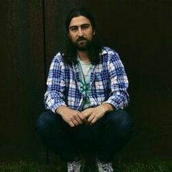 Stick Season Acoustic Live Chords by Noah Kahan