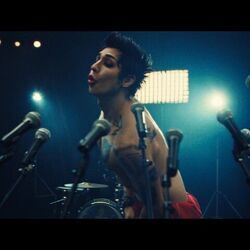 Showbiz Solo Tab by Palaye Royale