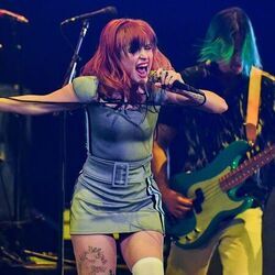 Cest Comme ça Remix Chords by Paramore