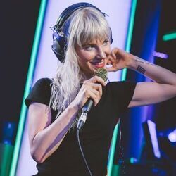 Passionfruit Live Bass tabs by Paramore