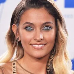 The Colour Blue Chords by Paris Jackson