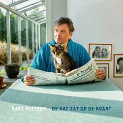 De Kat Zat Op De Krant by Bart Peeters