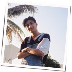 Paper Throne Intro by Phum Viphurit