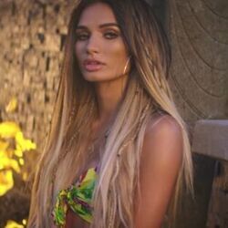 I'm A Fan  Chords by Pia Mia