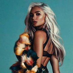 We Should Be Together Chords by Pia Mia