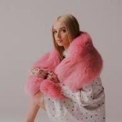 Adored Chords by Poppy