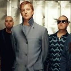 Regular John Chords by Queens Of The Stone Age