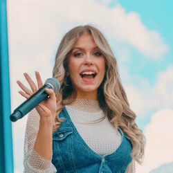 Rachel Delong chords for Royalty