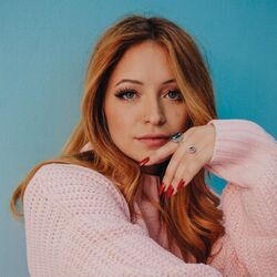 Sparkling Chords by Ralyn Gayle